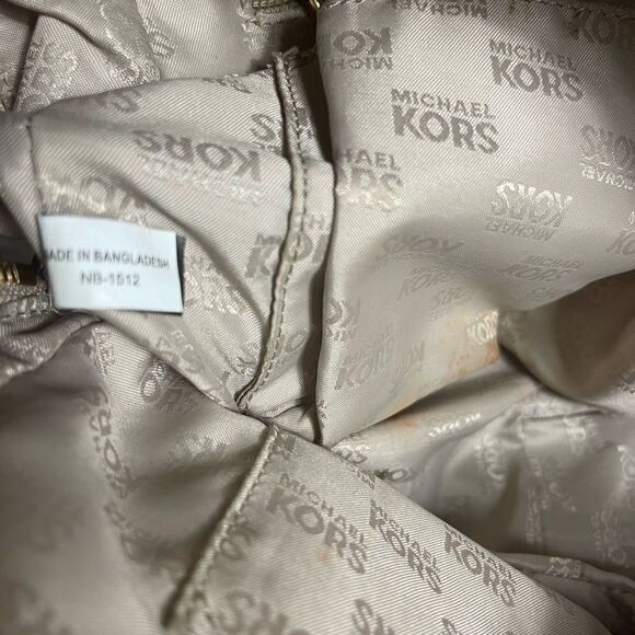 Michael Kors Cindy  leather nude medium satchel with gold hardwares and charm - Picture 9 of 13